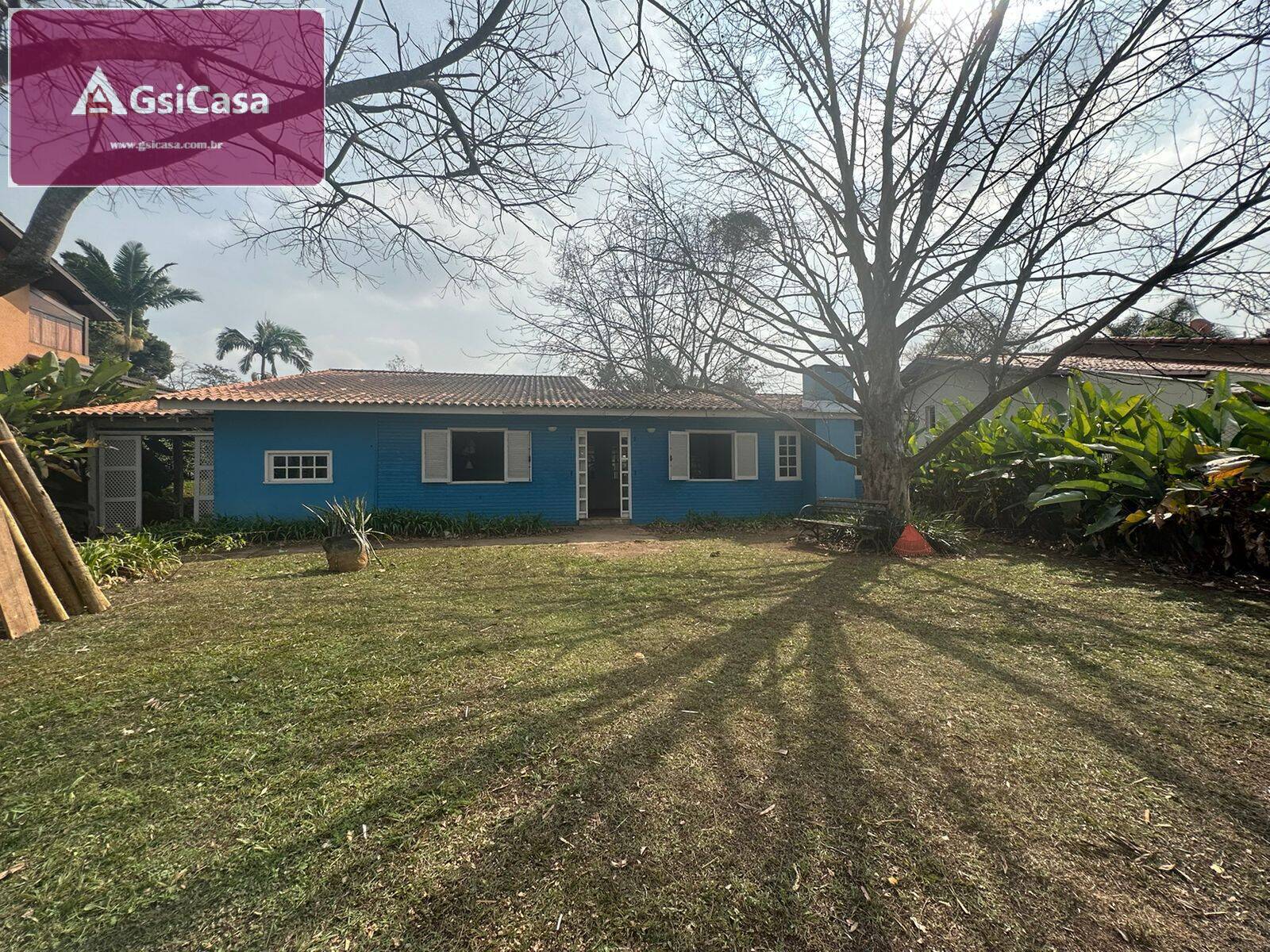 Casa de Condomínio para alugar com 4 quartos, 350m² - Foto 1