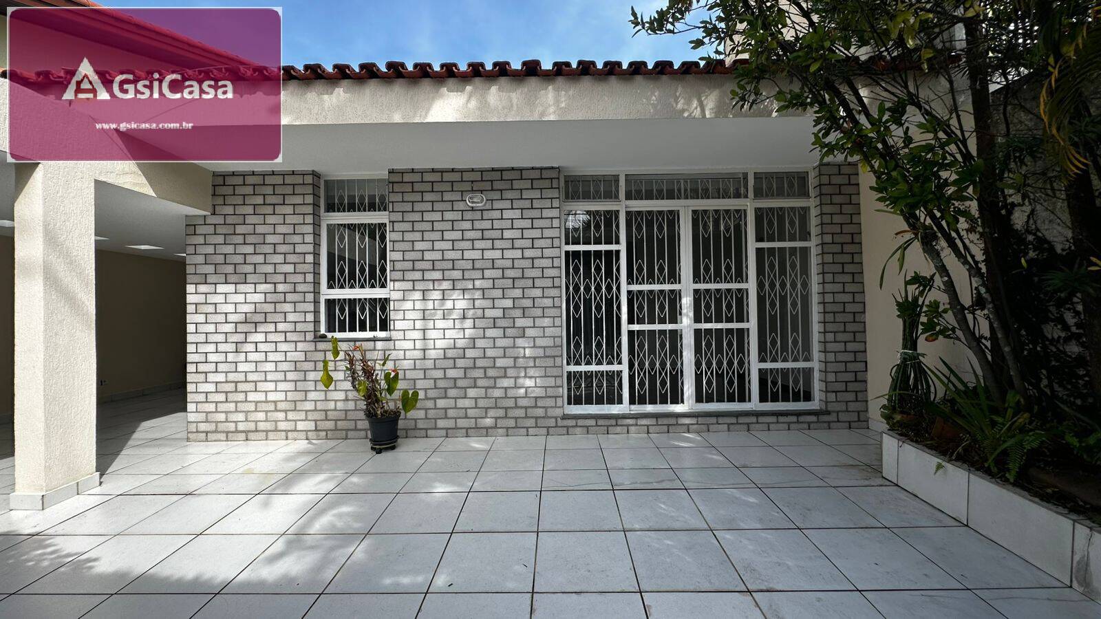 Casa para alugar com 3 quartos, 200m² - Foto 1