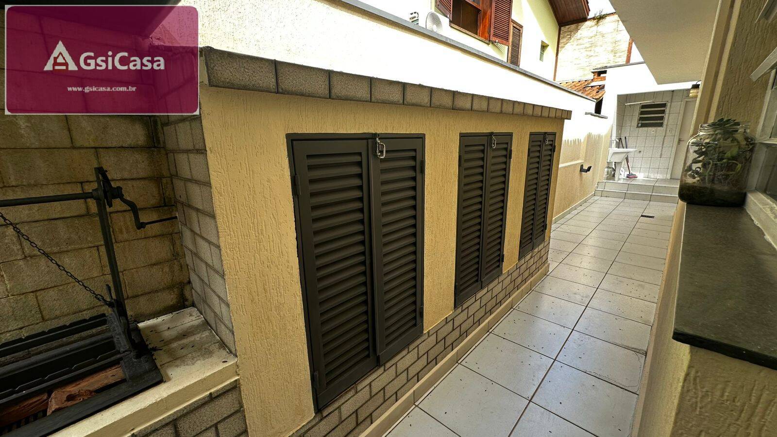 Casa para alugar com 3 quartos, 200m² - Foto 37