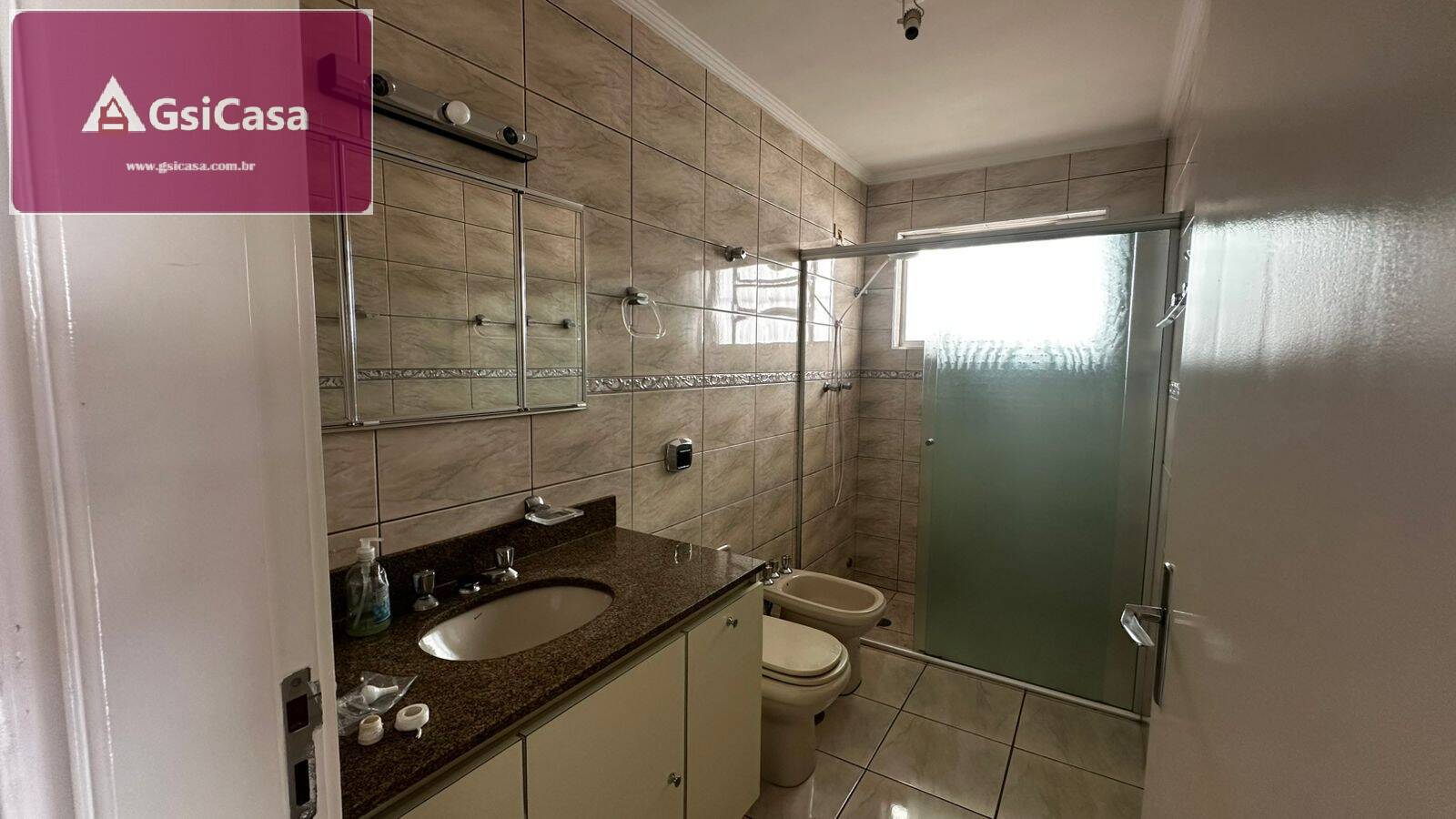 Casa para alugar com 3 quartos, 200m² - Foto 10
