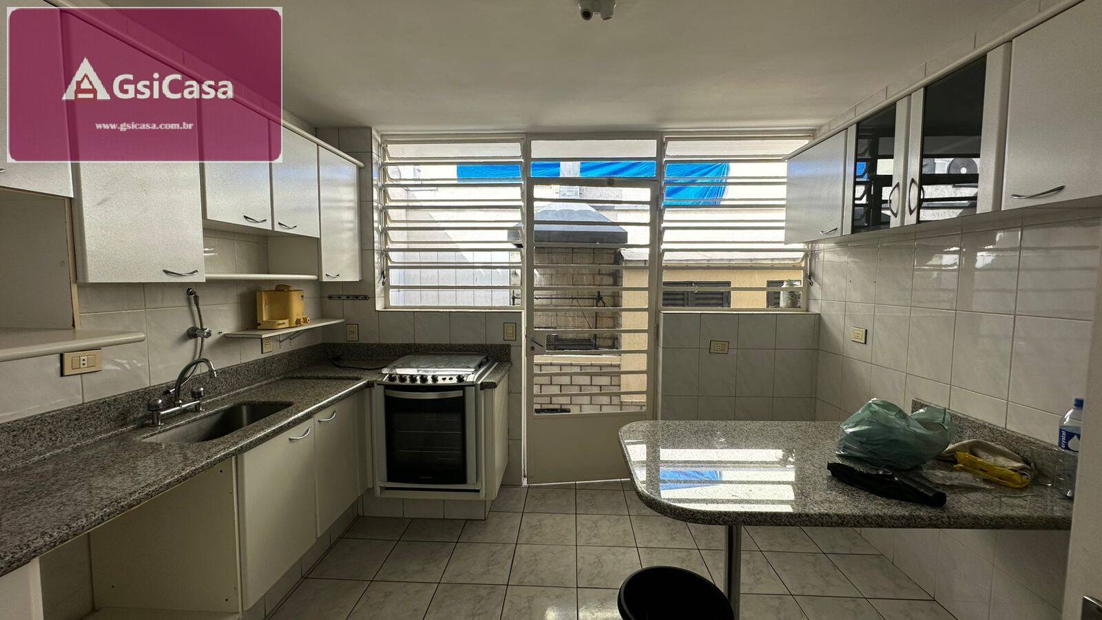 Casa para alugar com 3 quartos, 200m² - Foto 24