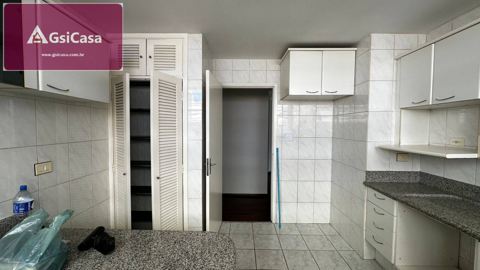 Casa para alugar com 3 quartos, 200m² - Foto 29