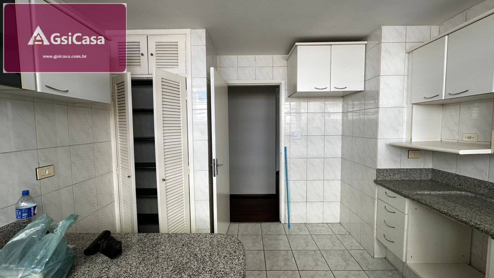 Casa para alugar com 3 quartos, 200m² - Foto 30