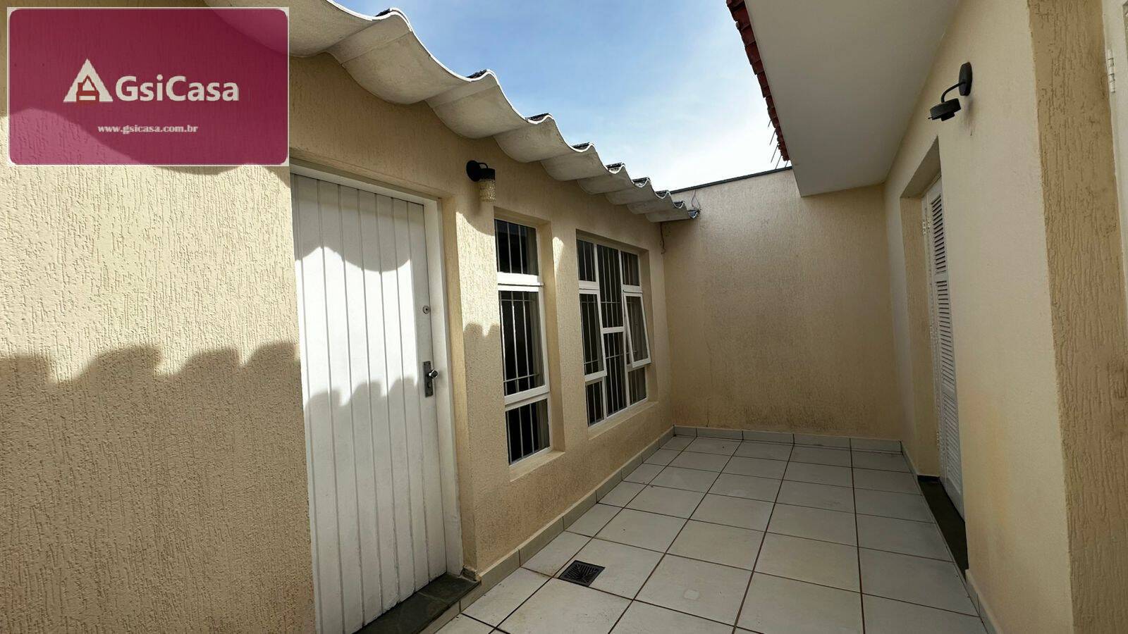 Casa para alugar com 3 quartos, 200m² - Foto 42