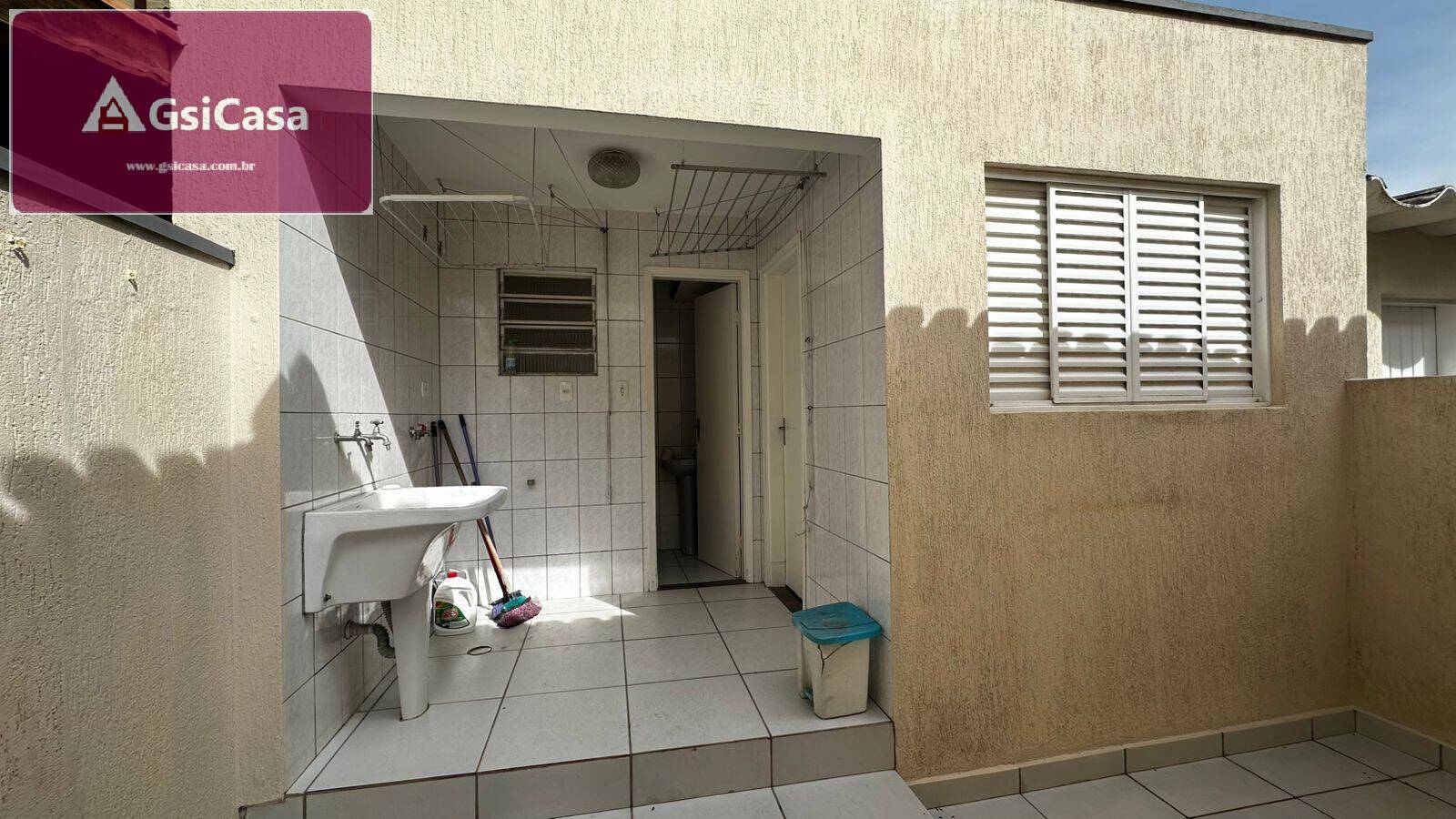 Casa para alugar com 3 quartos, 200m² - Foto 40